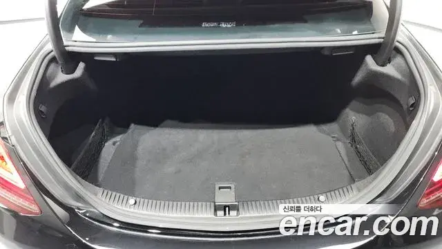 Mercedes-Benz C-Class 2019 — Фото 19/20