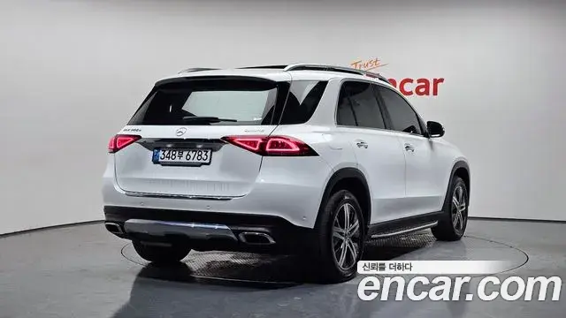 Mercedes-Benz GLE-Class 2020 — Photo 2/20