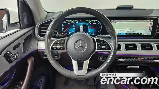 Mercedes-Benz GLE-Class 2020 — Photo 12/20