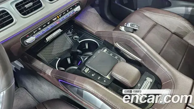 Mercedes-Benz GLE-Class 2020 — Photo 17/20