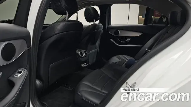 Mercedes-Benz C-Class 2020 — ფოტო 31/34