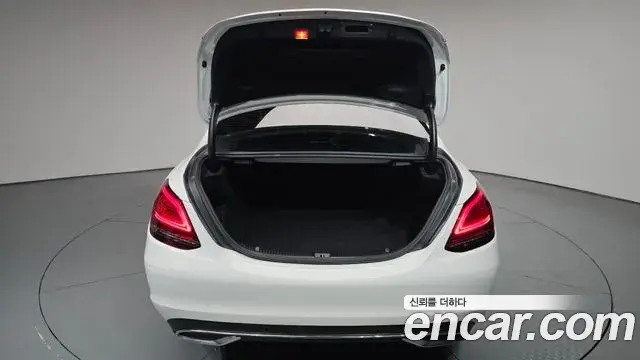 Mercedes-Benz C-Class 2020 — ფოტო 14/34