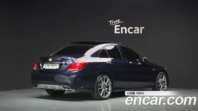 Mercedes-Benz C-Class 2018 — Photo 2/20