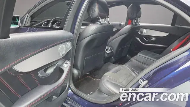 Mercedes-Benz C-Class 2018 — Photo 12/20