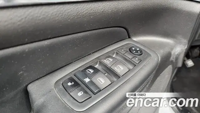 Jeep Grand Cherokee 2021 — Photo 18/20