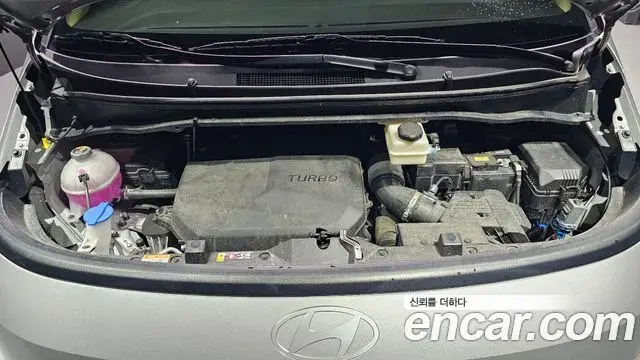 Hyundai Staria 2025 — Photo 6/19