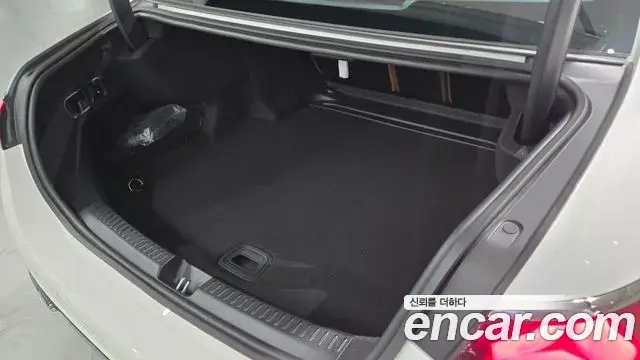 Mercedes-Benz E-Class 2025 — Şəkil 9/20