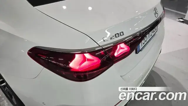 Mercedes-Benz E-Class 2025 — Şəkil 12/20