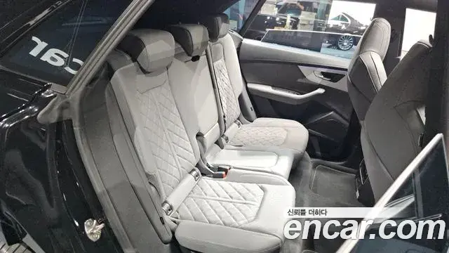 Audi Q7 2022 — Photo 11/20