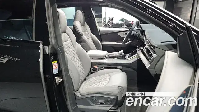 Audi Q7 2022 — Photo 12/20