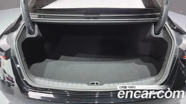 Kia K8 2025 — Photo 18/20