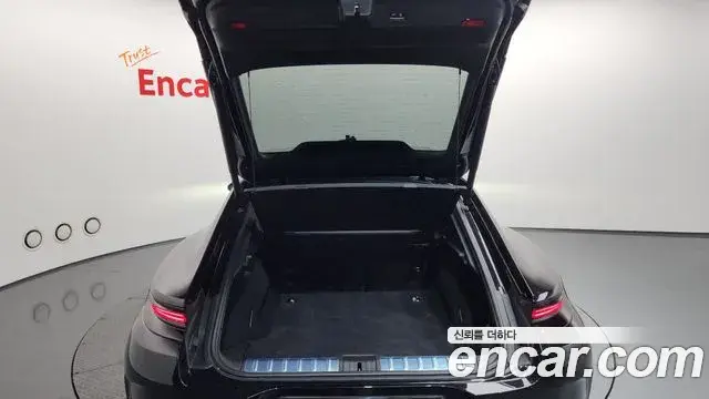 Porsche Panamera 2024 — Şəkil 21/35