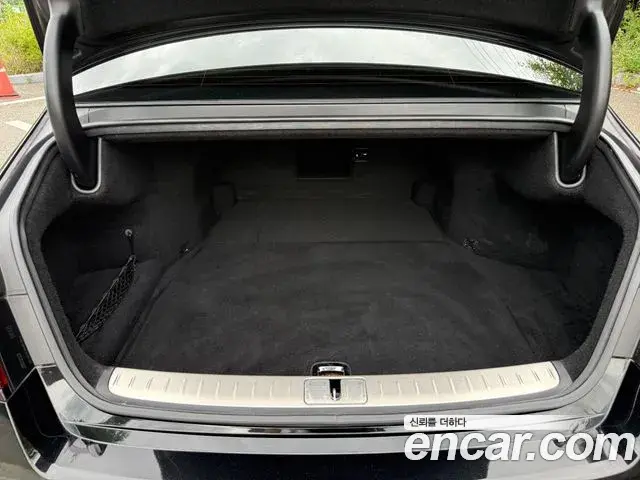 Genesis G90 2022 — Photo 18/20