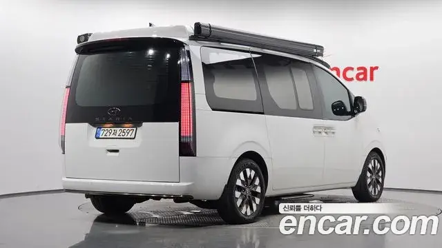 Hyundai Staria 2023 — Photo 2/20