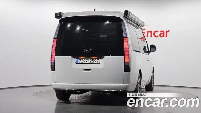 Hyundai Staria 2023 — Photo 4/20