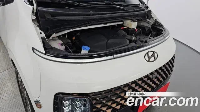Hyundai Staria 2023 — Photo 6/20