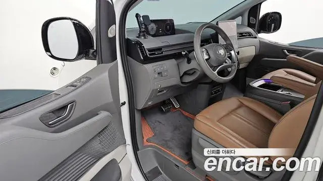 Hyundai Staria 2023 — Photo 10/20