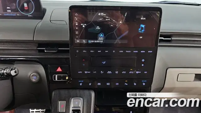 Hyundai Staria 2023 — Photo 13/20