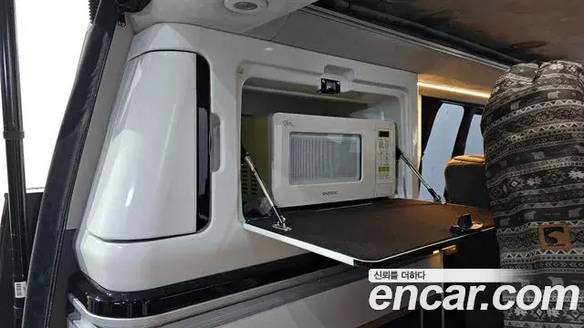 Hyundai Staria 2023 — Photo 18/20