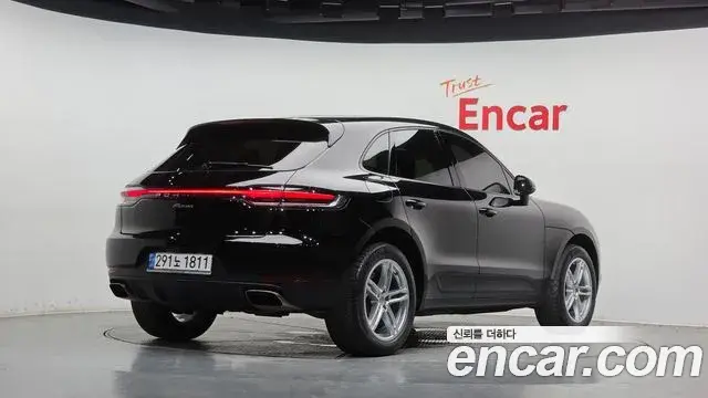 Porsche Macan 2019 — Фото 2/20