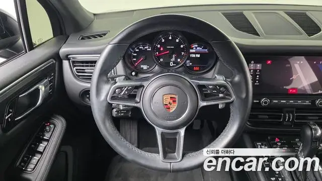 Porsche Macan 2019 — Фото 14/20