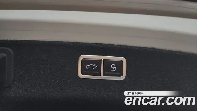 Genesis Electrified G80 2020 — Photo 18/20