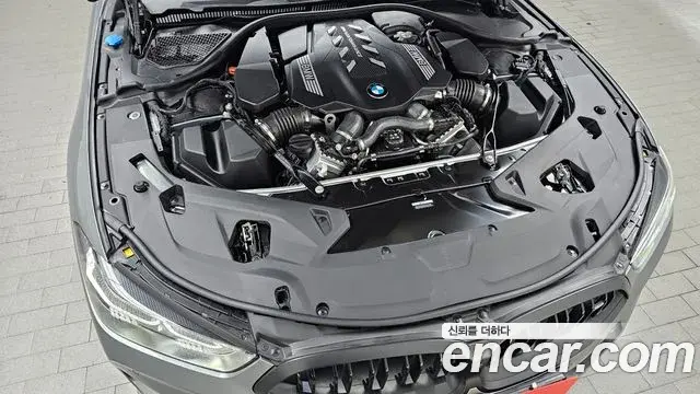 BMW 8 Series 2025 — Photo 6/20