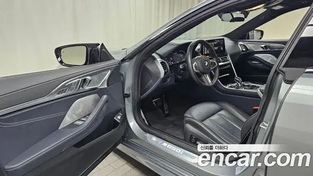 BMW 8 Series 2025 — Photo 9/20
