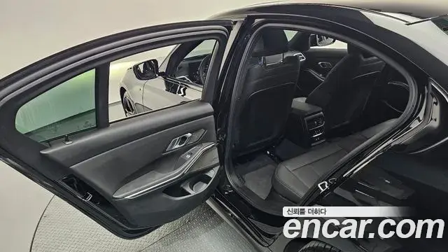 BMW 3 Series 2025 — Photo 20/20