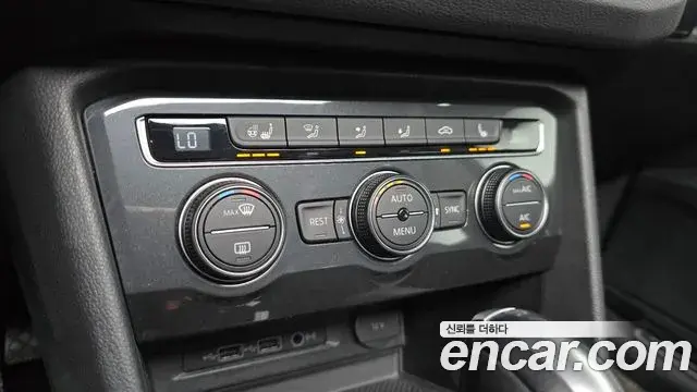 Volkswagen Tiguan 2020 — Photo 9/32