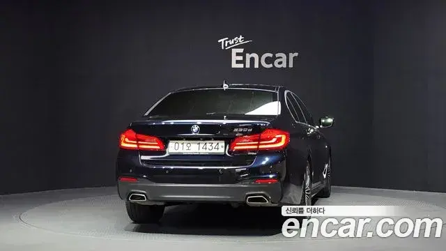 BMW 5 Series 2018 — Photo 3/20