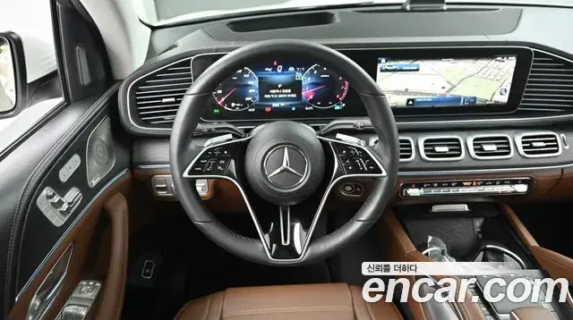 Mercedes-Benz GLE-Class 2025 — Photo 12/20