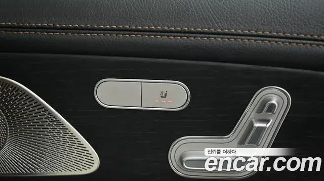 Mercedes-Benz GLE-Class 2025 — Photo 15/20