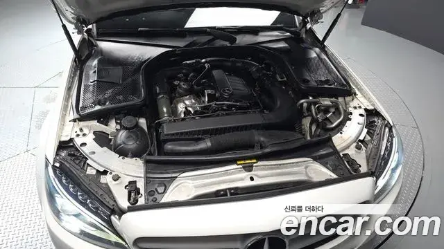 Mercedes-Benz C-Class 2018 — Şəkil 13/20