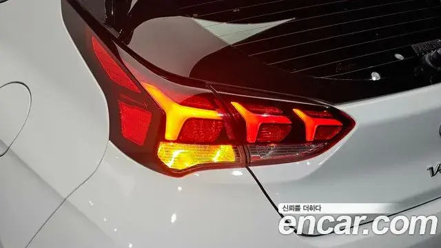 Hyundai Veloster 2018 — Photo 24/30