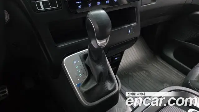 Hyundai Staria 2022 — Фото 9/20