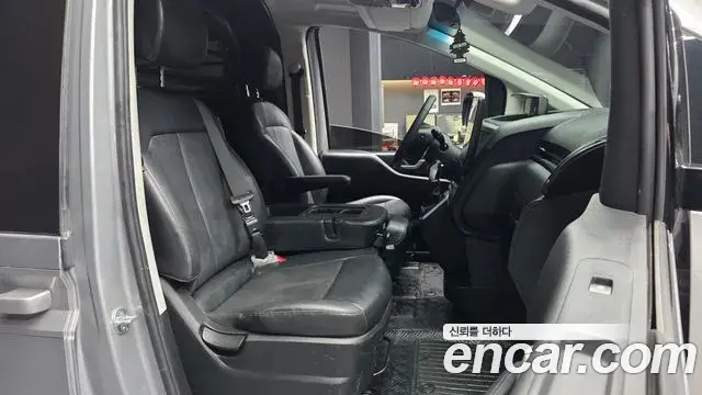 Hyundai Staria 2023 — Фото 11/20