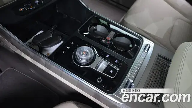 Kia Carnival 2024 — Şəkil 9/20