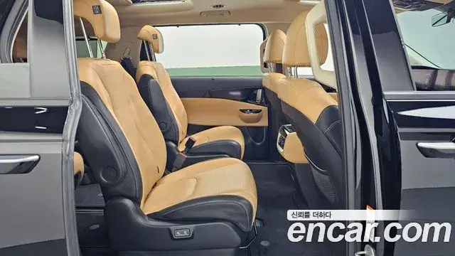 Kia Carnival 2021 — Фото 12/20