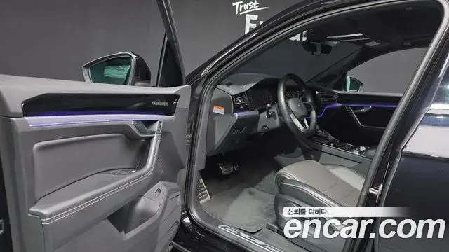 Volkswagen Touareg 2021 — Photo 10/20