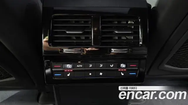 Volkswagen Touareg 2021 — Photo 16/20