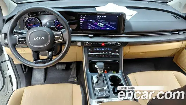 Kia Carnival 2022 — Photo 7/20
