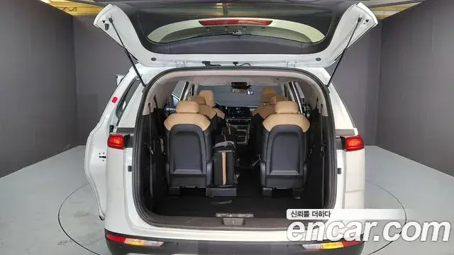 Kia Carnival 2022 — Photo 15/20