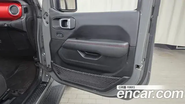 Jeep Wrangler 2021 — Şəkil 9/32