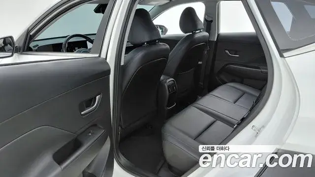 Hyundai Kona 2023 — Фото 12/20