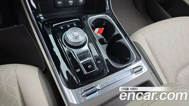 Kia Carnival 2023 — Şəkil 9/20