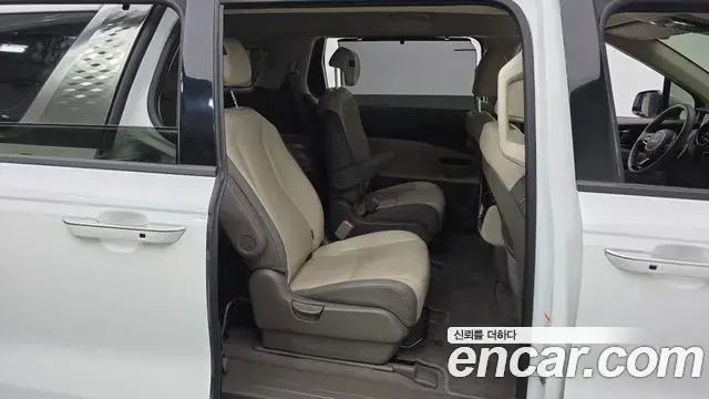 Kia Carnival 2023 — Şəkil 11/20