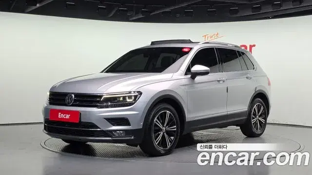 Volkswagen Tiguan 2018 — Şəkil 9/20