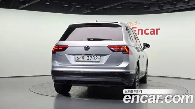 Volkswagen Tiguan 2018 — Şəkil 5/20