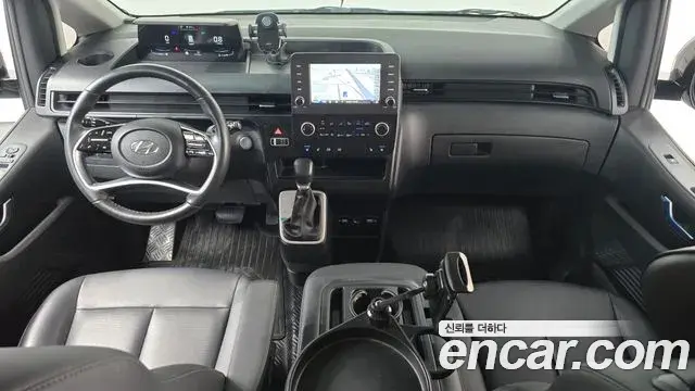Hyundai Staria 2023 — ფოტო 24/32